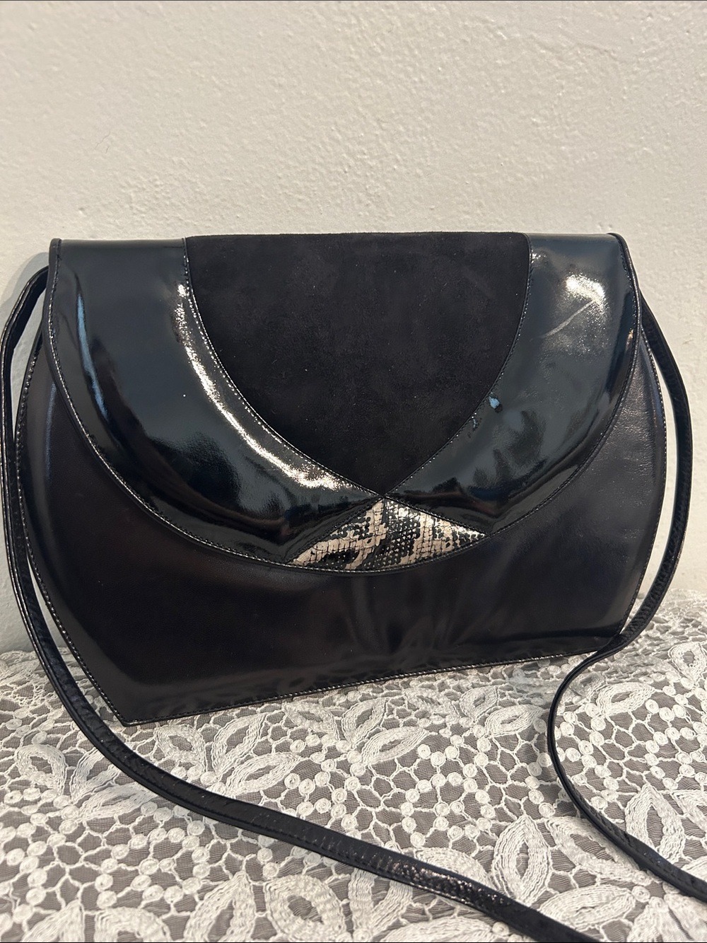Vintage Italian Leather Elegant Black Crossbody Bag Envelope Snakeskin Accent - Picture 2 of 6